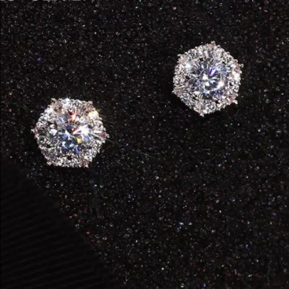 18K White Gold Diamond Hexagon Halo Stud Earrings - Picture 5 of 6